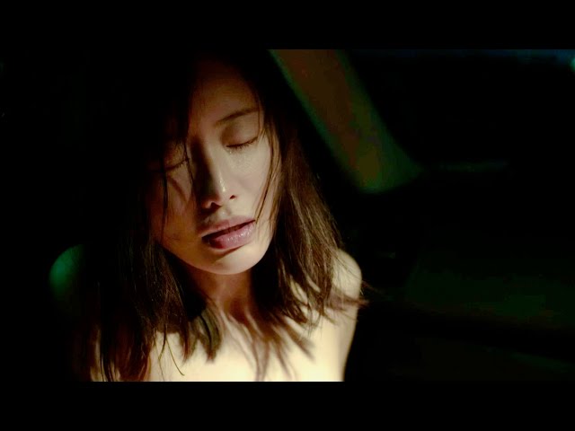 松本まりか、裸で声を絞り出す…福士蒼汰との密会で／映画『湖の女たち』特報