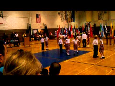 Teivon dancing for El Sol program