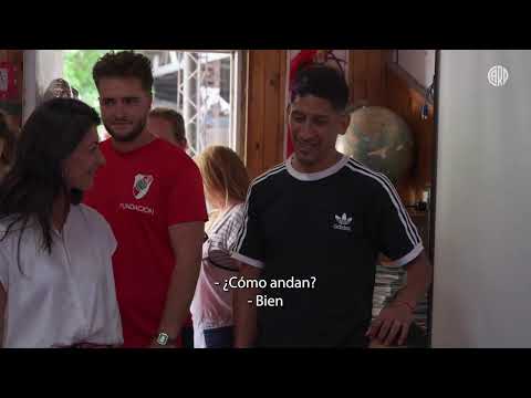 Aliendro y una visita especial a la escuela de su infancia 