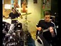 bargue y tort tocando paradigm shift y master of puppets