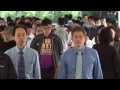 Entrenamiento a base de risas. El Club de la Risa en Hong Kong es un centro donde la gente acude a practicar una particular modalidad de yoga que su instructor imparte gratuitamente.