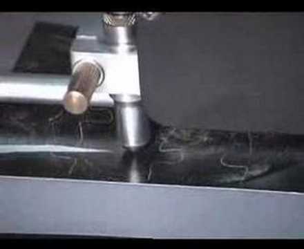 Cutter-plotter cu taiere pe contur in volum mic - MINI330