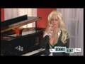 Bonnie Hunt & Niecy Nash Take On 