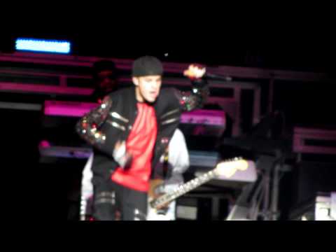 exico City dancing - Justin Bieber