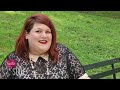 Big Girl in a Skinny World columnist Nicolette answers your plus-size fashion and beauty questions! In this clip, she shares her tips for finding the best prom dresses and shoes. This video is in Hello Style's playlist all about prom with Shay Mitchell! We're so excited to share all the best prom dresses, awesome beauty tips, and fun prom memories with you. Start the playlist here: www.youtube.com Don't miss an episode! Subscribe to Hello Style at bit.ly Like us on Facebook: on.fb.me Follow us on Twitter: bitly.com Add us to your circles on Google+: bit.ly Follow us on Pinterest: bitly.com Get behind-the-scenes scoop: bitly.com