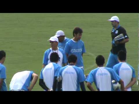 Sergio Bueno platica con sus jugadores - Pretemporada 2011 