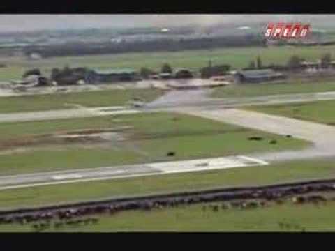 video auto Ferrari f1 Vs Euro Fighter Jet