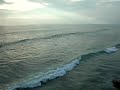 Bali - Surfista temerario a Pura Ulu Watu