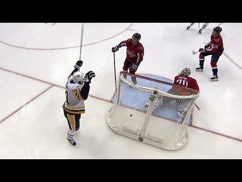 Video: Maatta gets away with penalty, Kessel scores lucky goal on Capitals