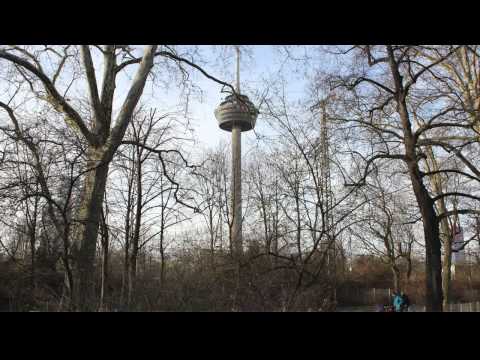 how to spin a camera around the cn tower