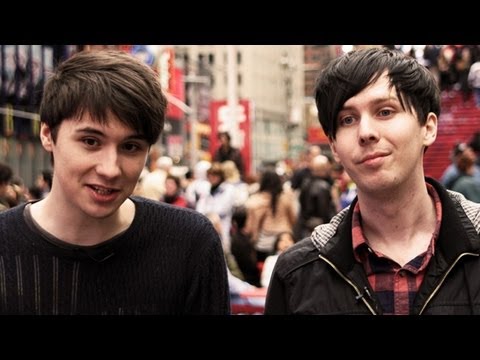 New York - We explore the big apple :D Thanks to Fuse for inviting us! Check out the videos we made with them: Fall Out Boy: http://www.youtube.com/watch?v=-UkLXH-R69k ...