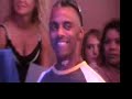 le chevelier blanc pas tr�s cathodique fut c�l�br� - one more time ! - lors d'une somptueuse r�ception organis�e dans les ors du petit trianon et l'all�gresse la plus g�n�rale. oui je sais c'est un zeugme. j'aime. bref, le petit julien � ne surtout pas confondre avec celui qui, fi�rement, se targue de sa polyurie face aux touristes en vill�giature bruxelloise, fut fort aise de constater que ces trois meilleures amies - jessica, rochelle rochelle, et raymond barre - ont librement interpr�t� un extrait de sa pi�ce pr�f�r�e 