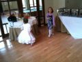 Amanda y Luna Bailando