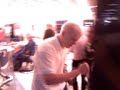 Mickey Krause live im Düsseldorfer Hauptbahnhof
