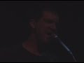 philippe seabra vocal da banda plebe rude, prestanto tributo a banda brit�nica the clash.
