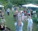 videos de tri zeni se frlaat na glava
