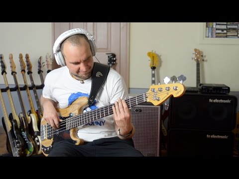 AWESOME FUNKY BASS SONG - René Flächsenhaar