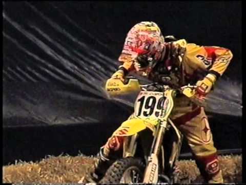 2001 Sydney Supercross Masters Night 2 - 250 Final (Travis Pastrana and Chad Reed)