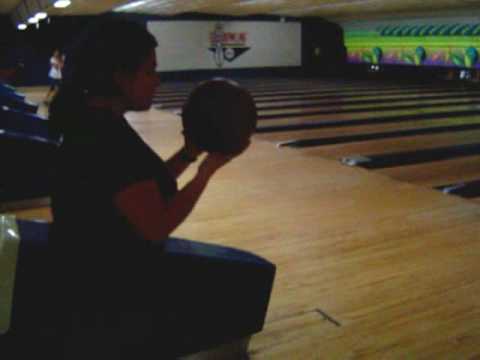 Meeting friends at the BOWLING: PIN ZULIA