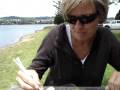 videos de Pauline en Mr. MO eten sushi in het park