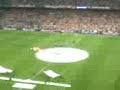 final copa del rey   espectacular caida paracaidas bernabeu