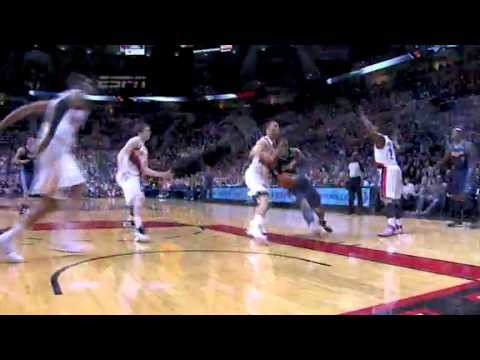LaMarcus Aldridge plays volleyball on JR Smith