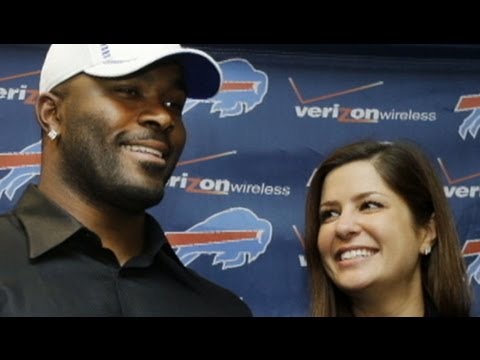 NFL Stars Girlfriend Calls Off Wedding, Keeps $750,000 Engagement Ring_Amerikai football vide�k. Legeslegjobbak