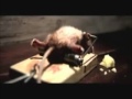 Lustige Werbung mit einer Maus