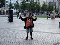 Klaus Bärbel sings at Bremen main station
