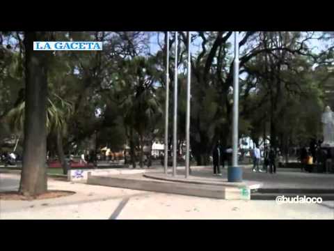 Pelea de estudiantes en la plaza Urquiza