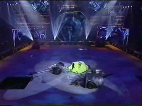 Robots increíbles listos para pelear, impresionante