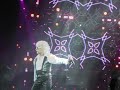 il s'agit d'un petit montage des photos que j'ai prises lors du concert retour de polnareff le 2 mars 2007. un grand moment de bonheur, des lunettes confettis qui tombent, une sc�ne magnifique, des musiciens excellents, et surtout polnareff qui n'a pris aucune ride, si ce n'est quelques kilos... mais ils lui vont bien! ww.lejoyeuxfix.c.la