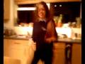 videos de elge's dancing in the kitchen