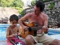 Primera actuación de mi hijo Alejandro en Los Molinos en el año 2004. Canción 