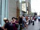 FINAL wait in a line for iPhone 3G NYC USA - JULY 11