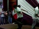 Elisa bailando un huaynito