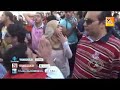 نوارة نجم تحتضن وتُقبل احمد دومة بالطريق العام!!!!!!!!!! 