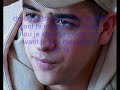 yes r  uit elkaar