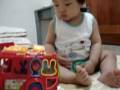 2008 Nov 28 Jonathan com novo brinquedo 2