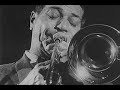 'i gotta right to sing the blues'

benny goodman and his orchestra

b.g:(cl);j.t:(tb/v); charlie teagarden, manny klein:(t); art karle:(ts); joe sullivan:(p); dick mcdonough:(g); artie bernstein:(b);gene krupa:(d)

-new york, 18 october nineteen and thirty-three