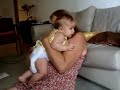 Melissa pulando com Vovo Do