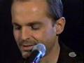 Miguel bose Este mundo va(en vivo) - videoclipul lui Justie