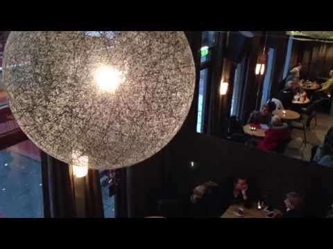 Reykjavik - It was my first time to Iceland so I decided on the plane to make a film about it. I only had my iPhone 5 in my pocket and I didn't have a tripod so excuse m...
