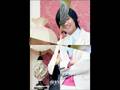 Jujihoon singing for his fan