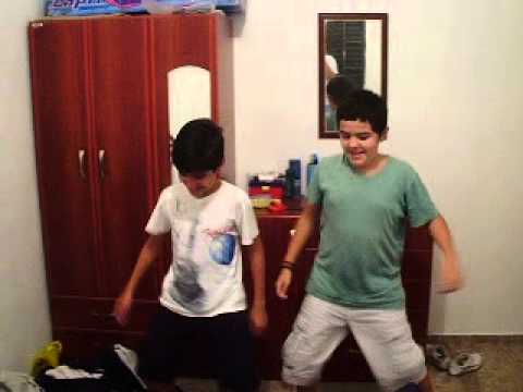 Pedro e Logan-gangnan style