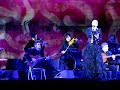 Mariza singing \