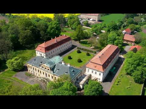 Video Zámek Budenice – šlechtické sídlo, obrovský park, 40 min. od Prahy