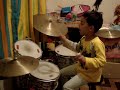 gabriel scotti ,5 anos tocando bateria,rock sincope e paradi