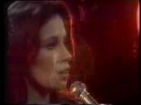 nydia caro HOY CANTO SOLO POR CANTAR