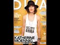 kate from the l word.
the sexiest woman ever!

music: silverstein - my heroine